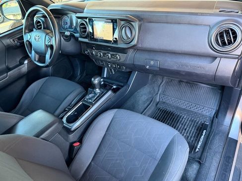 Used 2019 Toyota Tacoma TRD Off-Road image 7