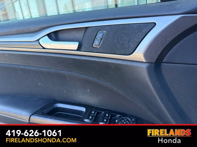 Used 2017 Ford Fusion SE w/ Equipment Group 201A FWD image 23