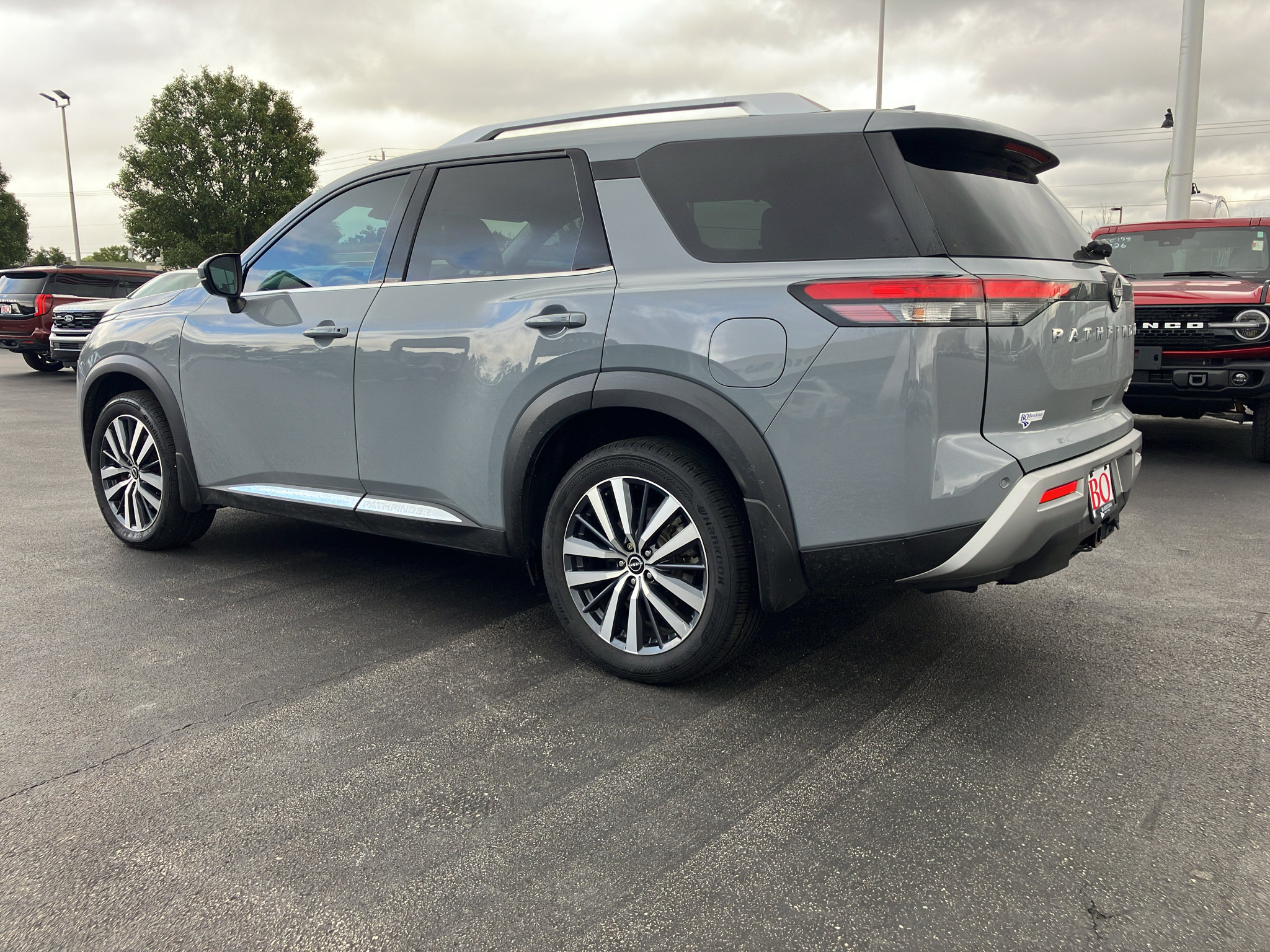 Used 2022 Nissan Pathfinder Platinum w/ Cargo Package AWD/4WD image 4