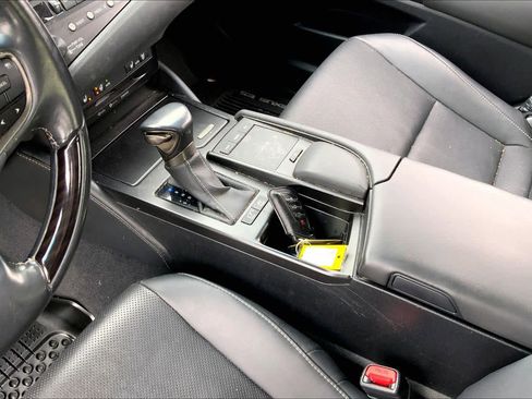 Used 2019 Lexus ES 300h w/ Premium Package image 17