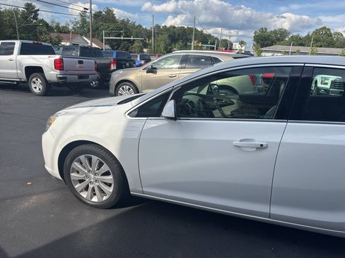 Used 2016 Buick Verano w/ Comfort Package FWD image 4