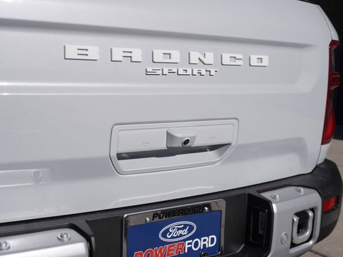 New 2026 Ford Bronco Sport Outer Banks w/ Sasquatch Outer Banks Package AWD/4WD image 19