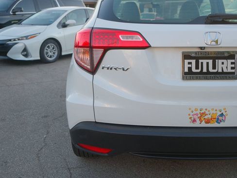 Used 2017 Honda HR-V LX image 33