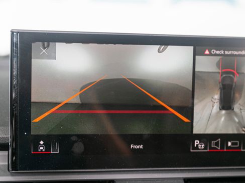 Used 2023 Audi SQ5 Prestige w/ Prestige Package image 17