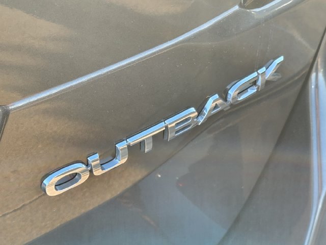 Used 2025 Subaru Outback Premium AWD/4WD image 10