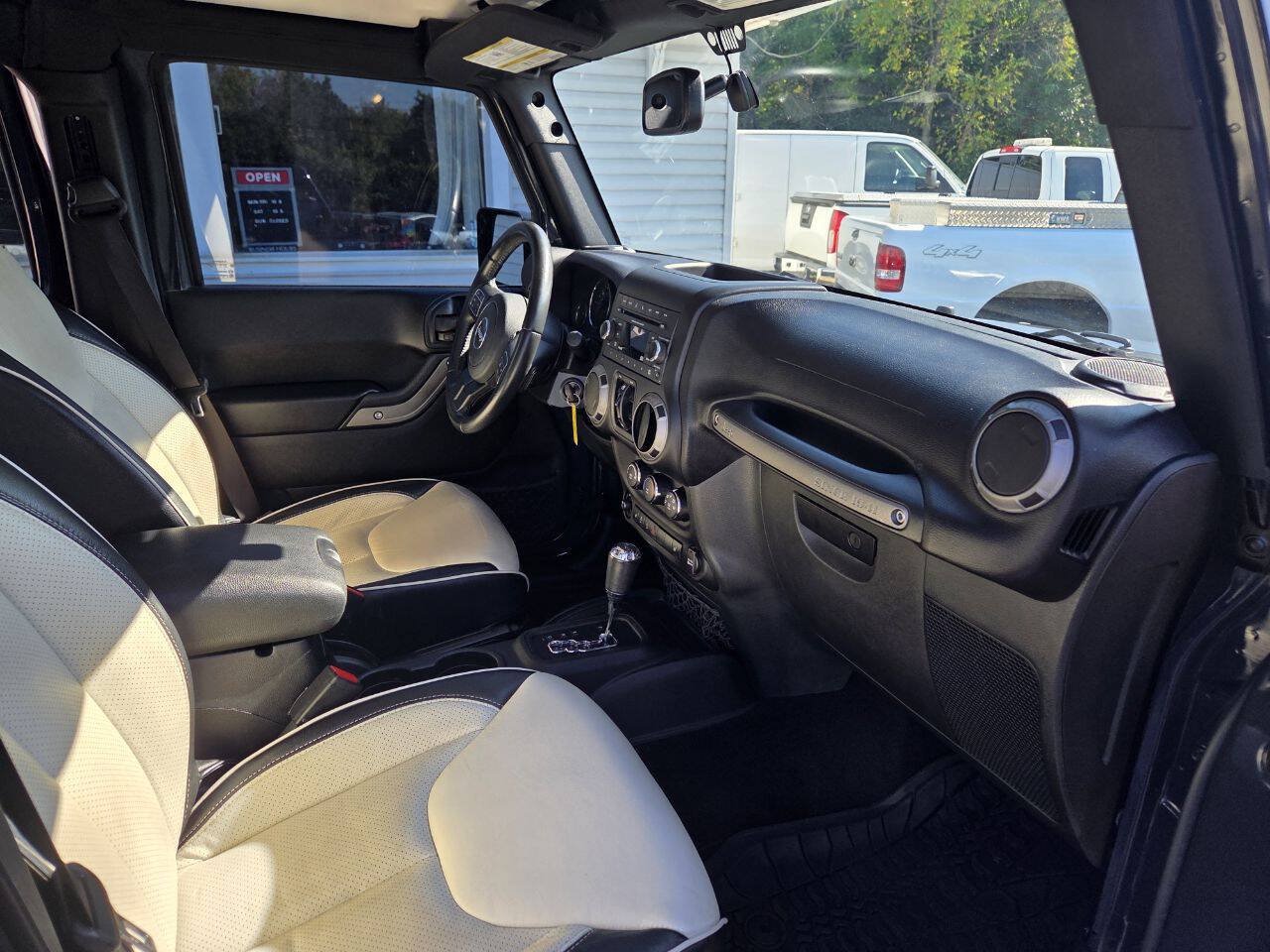 Used 2017 Jeep Wrangler Unlimited Sport w/ Quick Order Package 24S AWD/4WD image 21