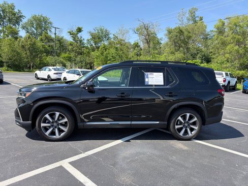 Used 2024 Honda Pilot Elite image 3