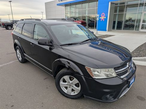 Used 2012 Dodge Journey SXT w/ Flexible Seating Group image 4