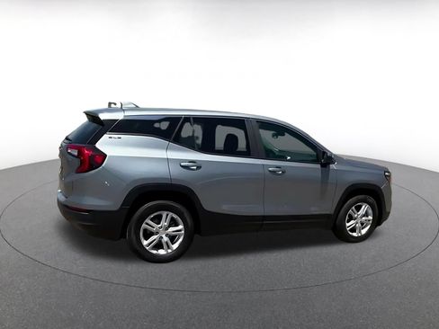Used 2024 GMC Terrain SLE FWD image 15