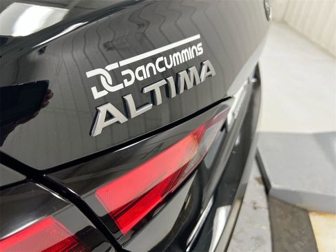 Used 2024 Nissan Altima 2.5 SV image 25
