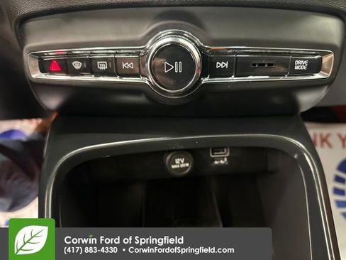 Used 2021 Volvo XC40 T5 R-Design w/ Protection Package Premier image 27