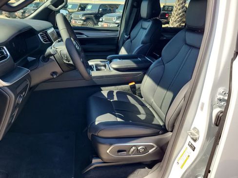 New 2026 Jeep Grand Wagoneer Limited AWD/4WD image 19