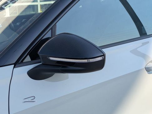 New 2026 Volkswagen Tiguan SE R-Line FWD image 13