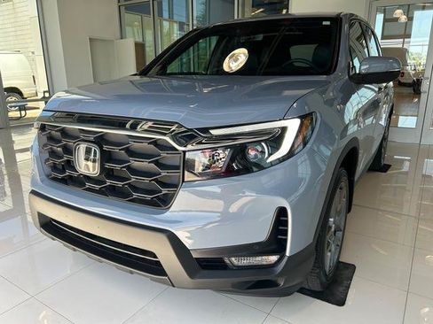 Used 2023 Honda Passport EX-L image 2