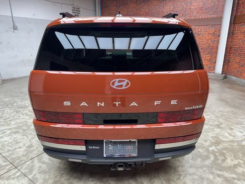 Used 2025 Hyundai Santa Fe Limited AWD/4WD image 4