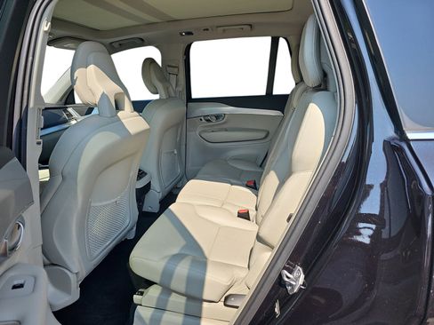Used 2018 Volvo XC90 T5 Momentum w/ Convenience Package AWD/4WD image 11