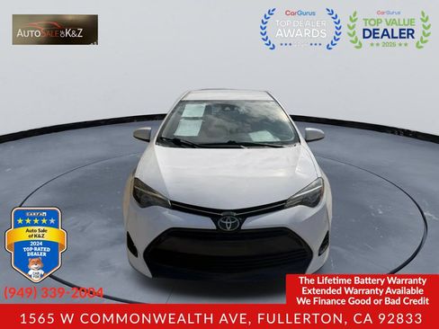 Used 2017 Toyota Corolla LE w/ Carpet Mat Package (TMS) FWD image 2