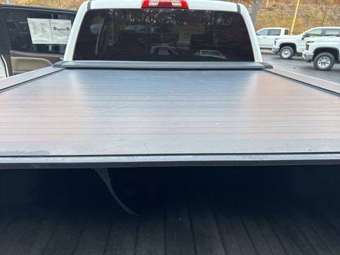 Used 2018 GMC Sierra 1500 SLT w/ SLT Premium Package image 13