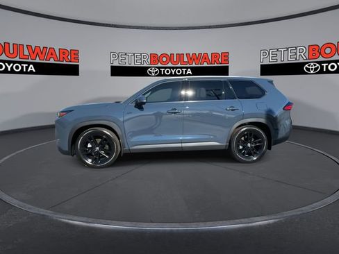 Used 2024 Toyota Grand Highlander Limited image 9