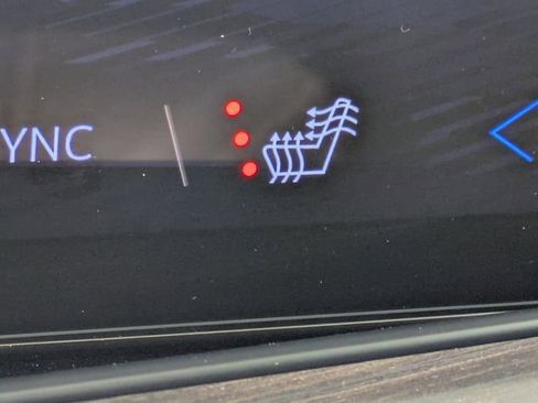 Used 2025 Chevrolet Suburban LT w/ Comfort Package image 25