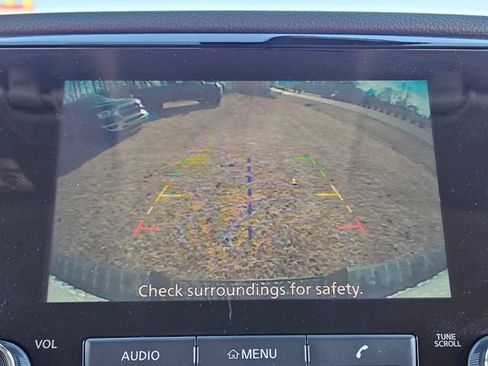 Used 2023 Nissan Titan SV image 22