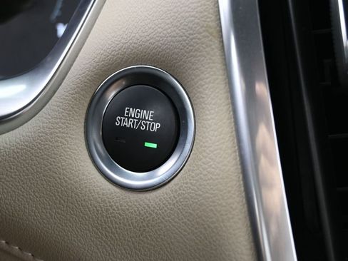 Used 2022 Chevrolet Traverse LS image 29