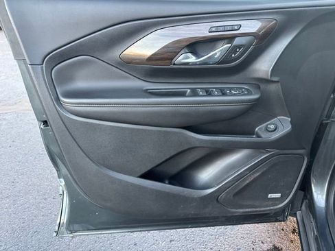 Used 2019 GMC Terrain Denali w/ Advanced Safety Package image 12