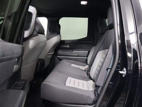 Used 2025 Toyota Tacoma TRD Sport AWD/4WD image 11