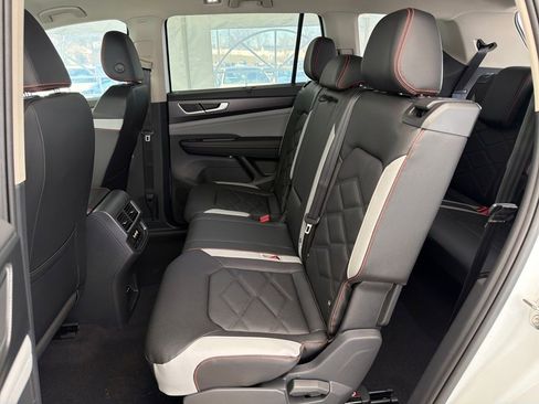 New 2026 Volkswagen Atlas Peak Edition AWD/4WD image 32