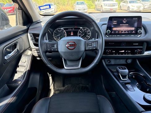 Certified 2025 Nissan Rogue SV AWD/4WD image 18