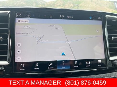 Used 2024 Chrysler Pacifica Limited FWD image 22