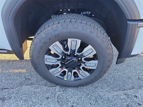 New 2026 GMC Sierra 2500 Denali w/ Denali Reserve Package image 8