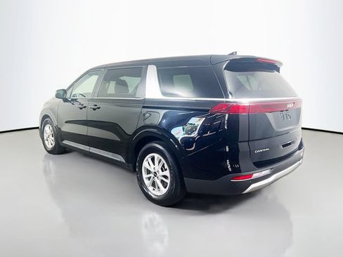 Used 2024 Kia Carnival LX FWD image 7