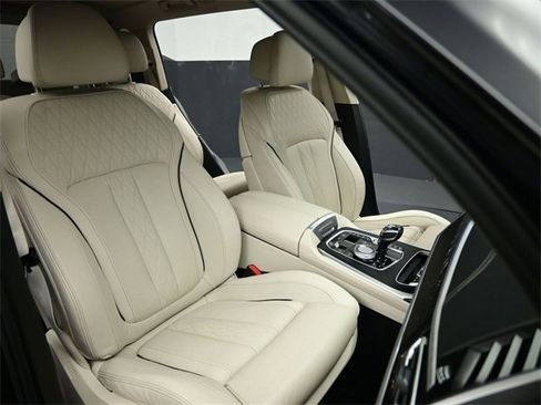 Used 2022 BMW X7 xDrive40i w/ Executive Package image 30