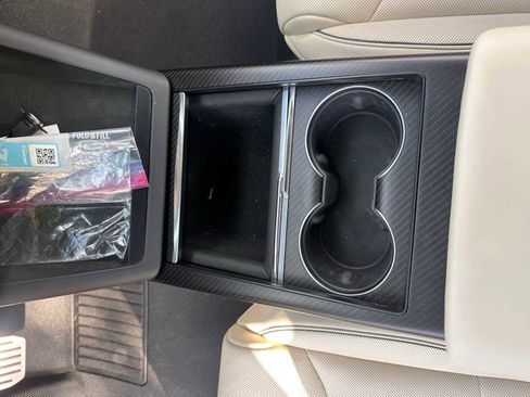 Used 2022 Tesla Model S Plaid image 17