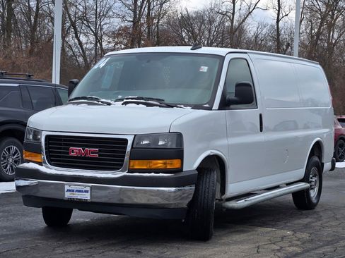 Used 2024 GMC Savana 2500 w/ Driver Convenience Package image 4