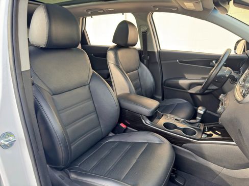 Used 2019 Kia Sorento EX w/ EX Touring Package FWD image 37