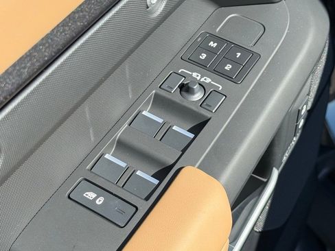 New 2026 Land Rover Defender 110 X-Dynamic SE image 14