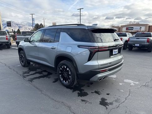 Used 2024 Chevrolet Traverse Z71 image 5