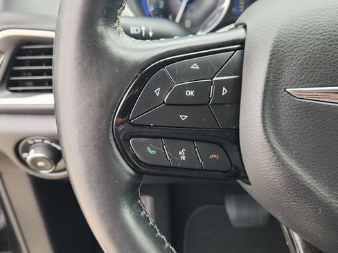 Used 2020 Chrysler Pacifica Touring-L w/ S Appearance Package FWD image 27