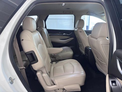 Used 2020 Buick Enclave Essence FWD image 11