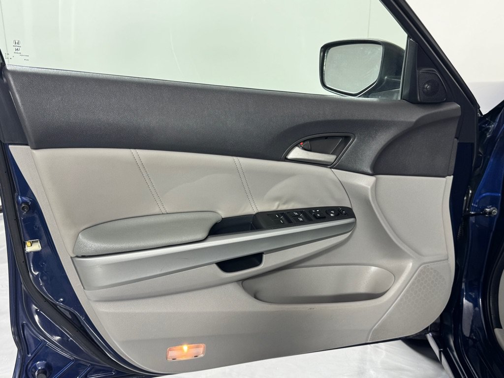 Used 2010 Honda Accord EX-L image 10