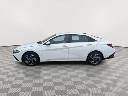 Used 2024 Hyundai Elantra Limited FWD image 8