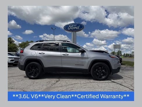 Used 2018 Jeep Cherokee Limited w/ Luxury Group AWD/4WD image 1