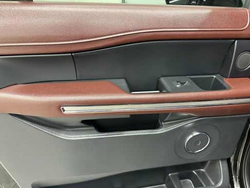 Used 2023 Ford Expedition Max Limited image 21