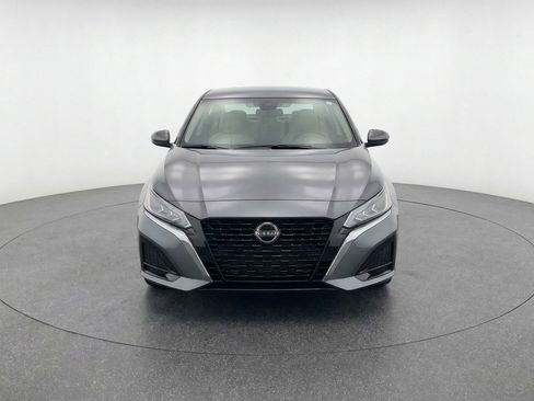 Used 2025 Nissan Altima 2.5 SV image 2