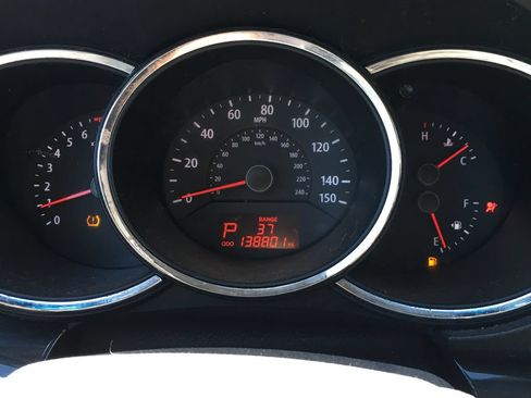 Used 2012 Kia Sorento LX w/ Third Row Pkg AWD/4WD image 2
