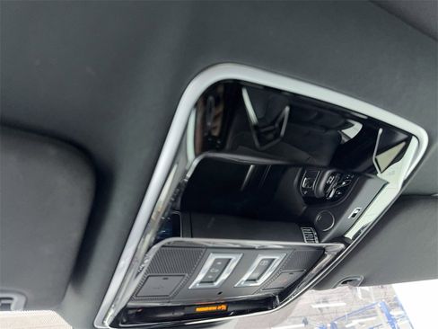 Used 2019 Land Rover Range Rover image 37
