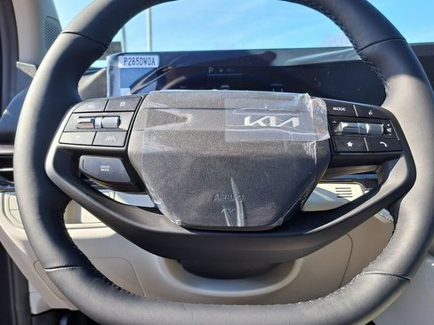 New 2026 Kia Sportage EX FWD image 9