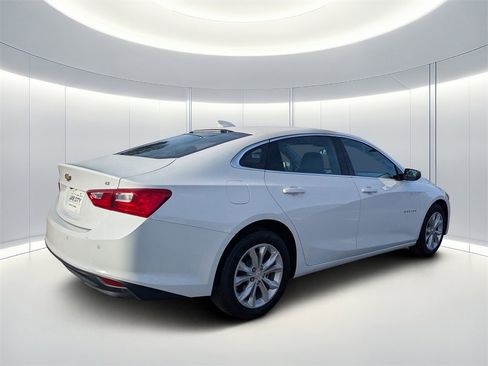 Used 2024 Chevrolet Malibu LT image 3